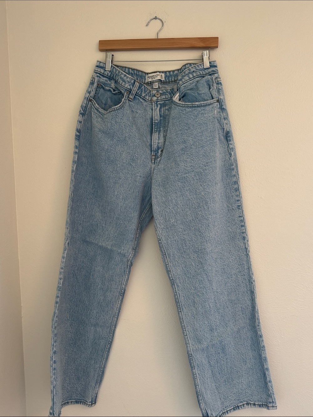 Abercrombie and Fitch Curve Love 90s relaxed Jean high rise